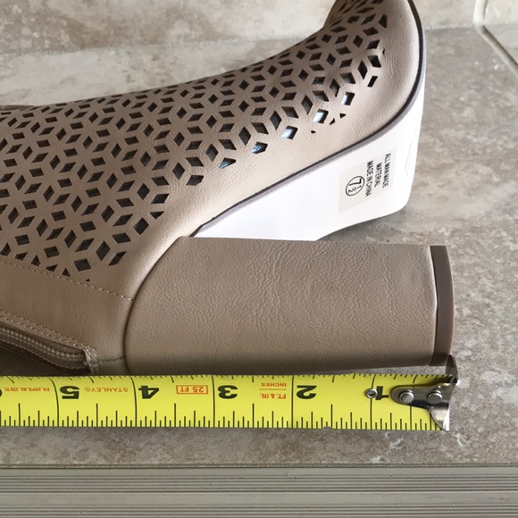 Cut out lace up Bootie - Picture 9 of 9